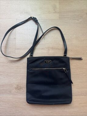 black kate spade cross body purse